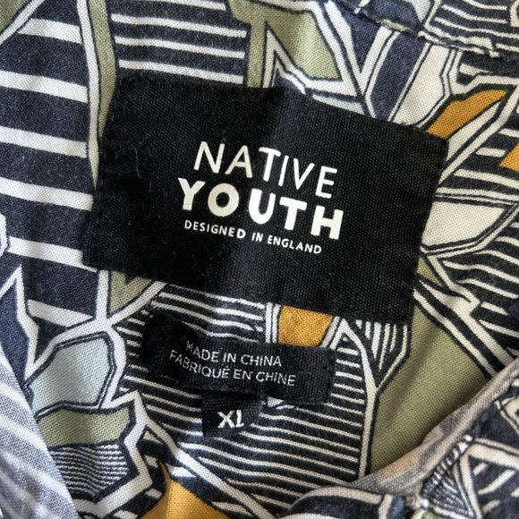 Native Youth Geo Flora Short Sleeve Button-Down Shirt ASO John B in Outer Banks - Picture 6 of 10